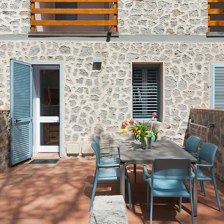 Ξενοδοχείο με διαμερίσματα Iselba 4*